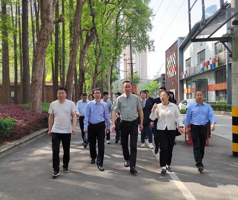 園區(qū)動(dòng)態(tài) | 武漢市退役軍人事務(wù)局局長(zhǎng)陳鵬一行調(diào)研三新軍創(chuàng)園地